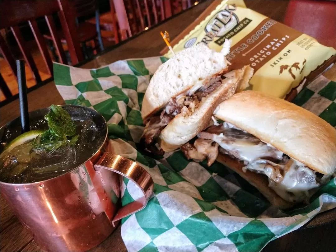 Sportsman's Restaurant & Bar Pure Ludington